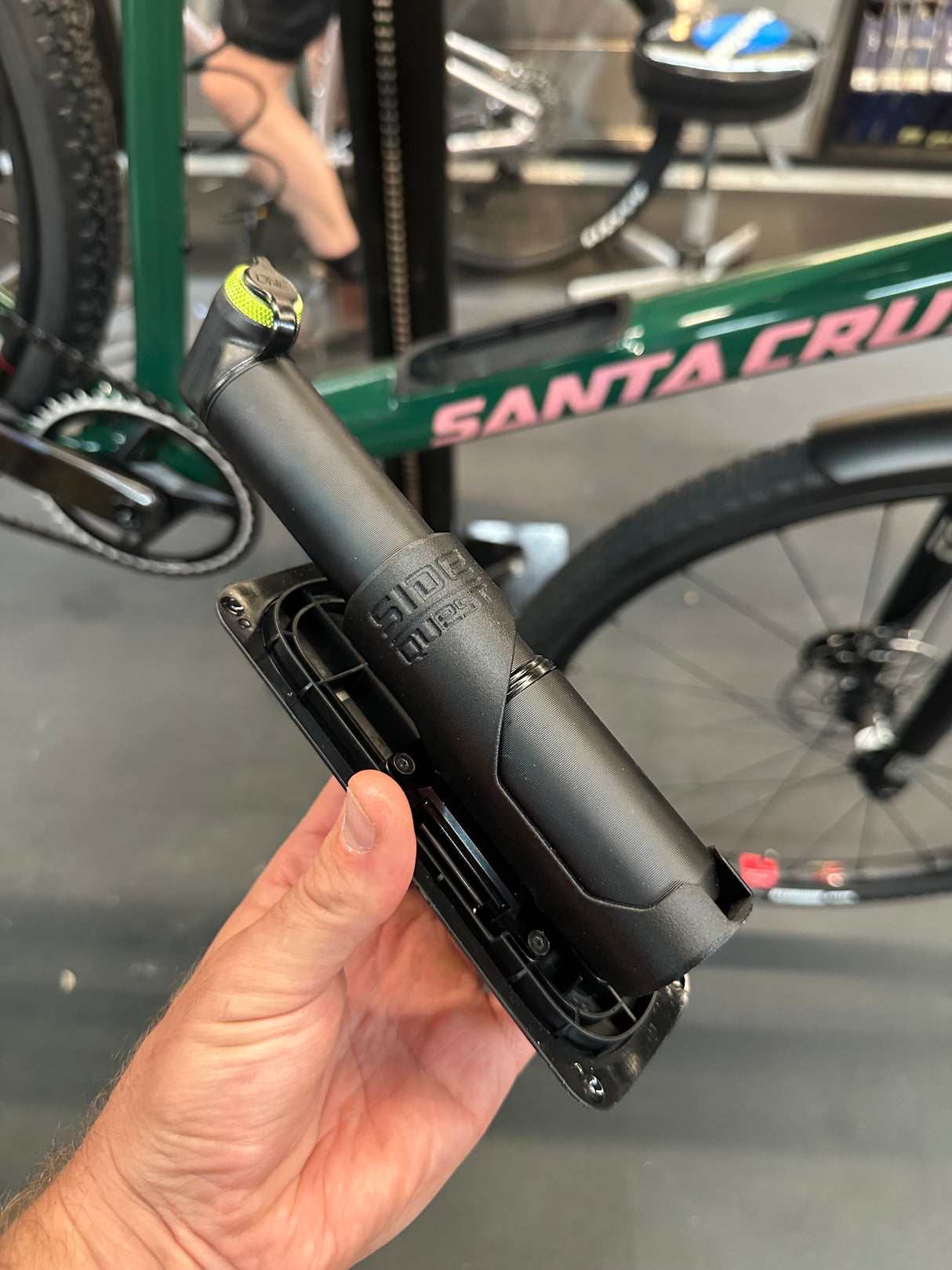 Side Quest - Pump Mount - For Santa Cruz Frame + Oneup Edc 70cc Pump