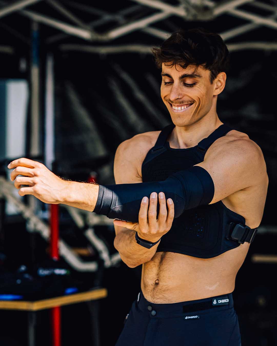 DHARCO Gravity Elbow Pad