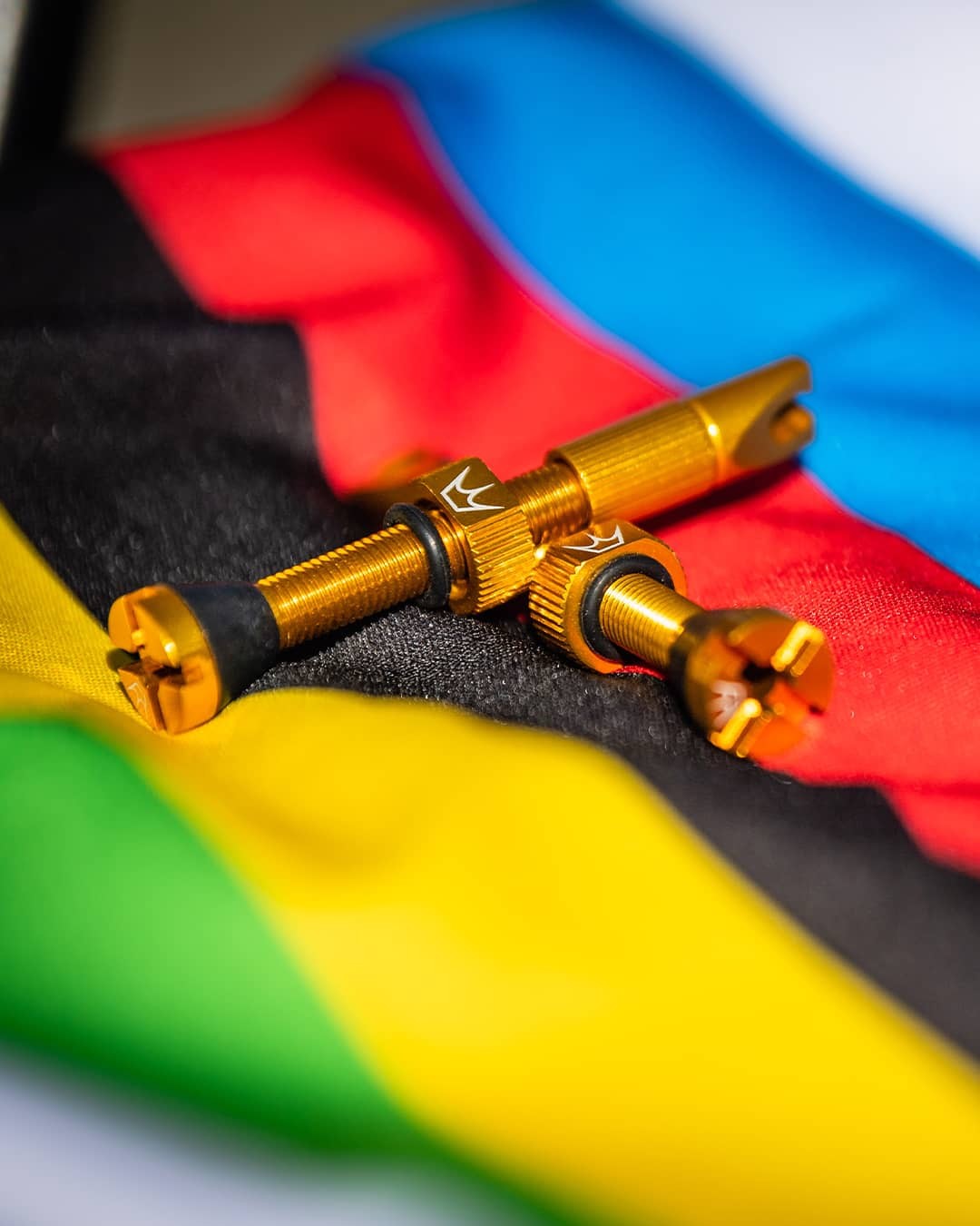 Peatys Chris King - Mk2 Tubeless Valves (pair) 60mm - Black