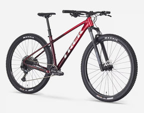 Trek 2027 Marlin 7 Gen 3 - Fury Red Fade / Lithium Grey [sz:large Wh Sz:29"]