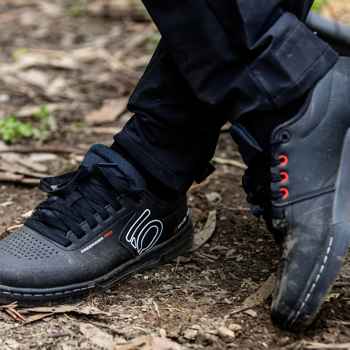 Five Ten Freerider Pro - Flat - Core Black / White / Red [sz:us 10]