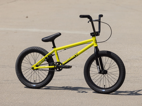 Sunday 2025 Primer 18" - Bright Yellow