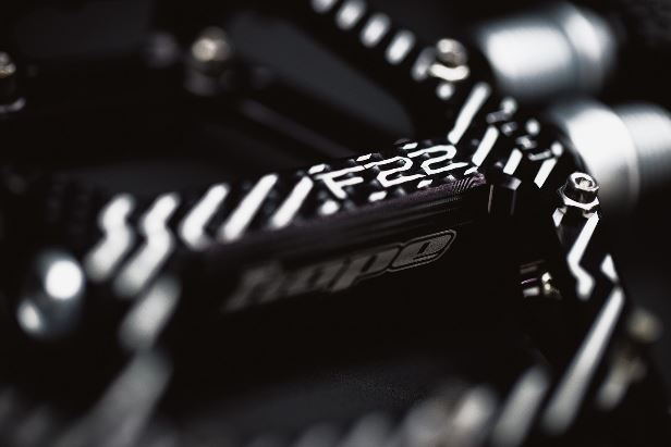 Hope Pedals - F22 Platform / Flat Alloy 22 Pins - Sealed Bearing [cl:black]