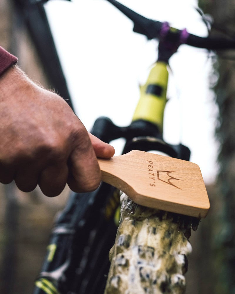 Peatys Waxed Beech Wood - Tyre Brush