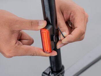 RAVEMEN TR30 30 LUMENS REAR LIGHT W/ BRAKE DETECTION