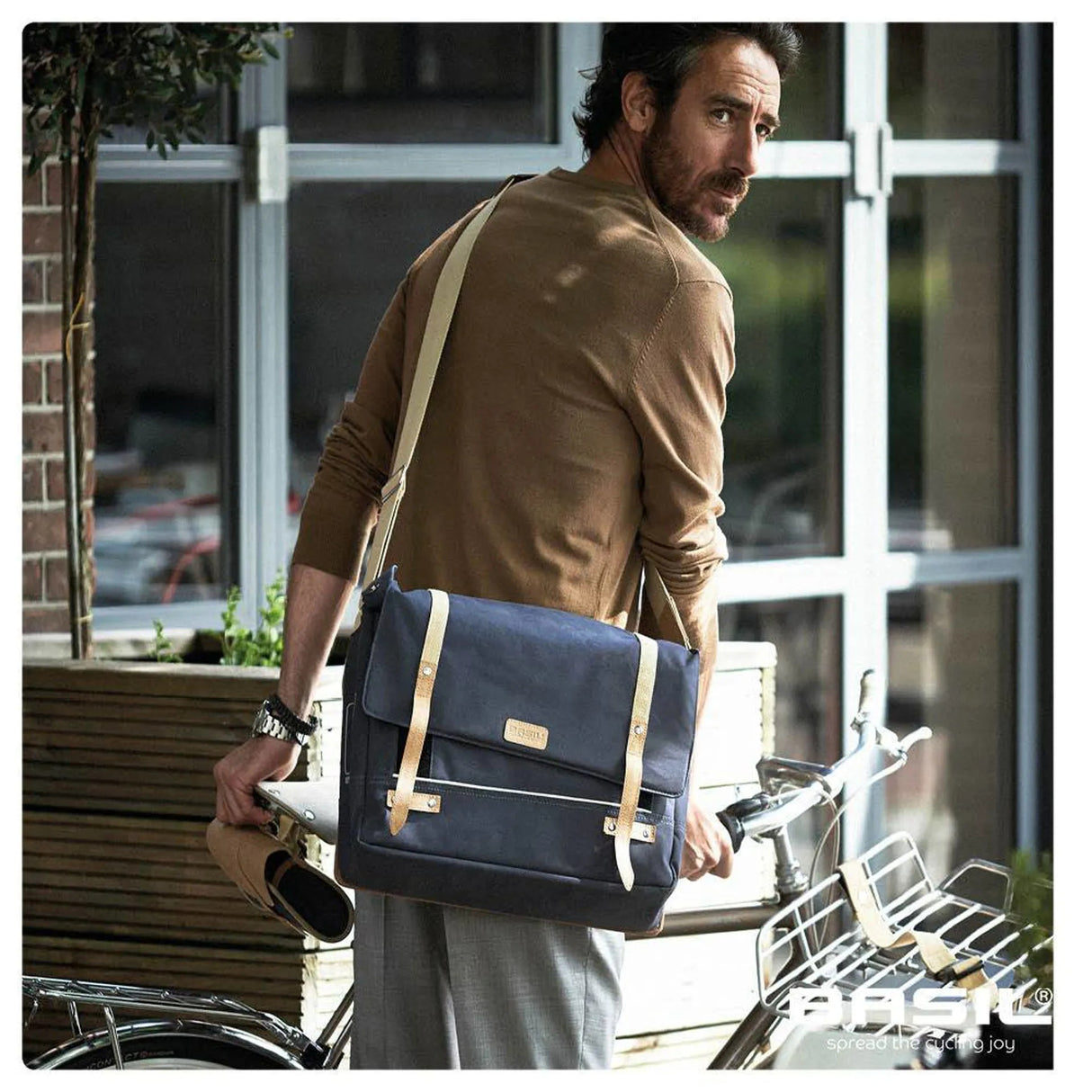 Basil Portland Messenger Pannier Bag - 20l Creme