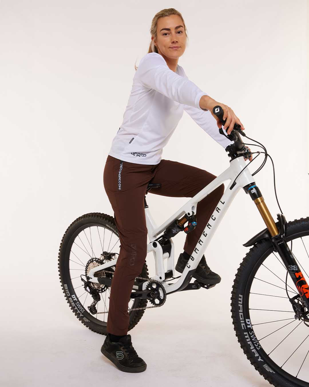 Dharco Womens Gravity Pants | Loam [sz:large]