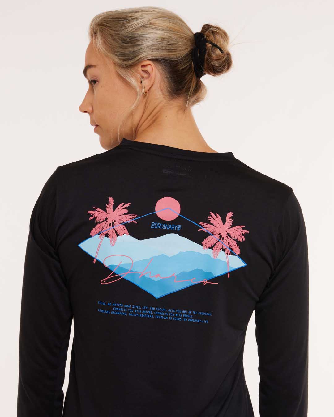 Dharco Womens Long Sleeve Tech Tee | Stealth [sz:large]