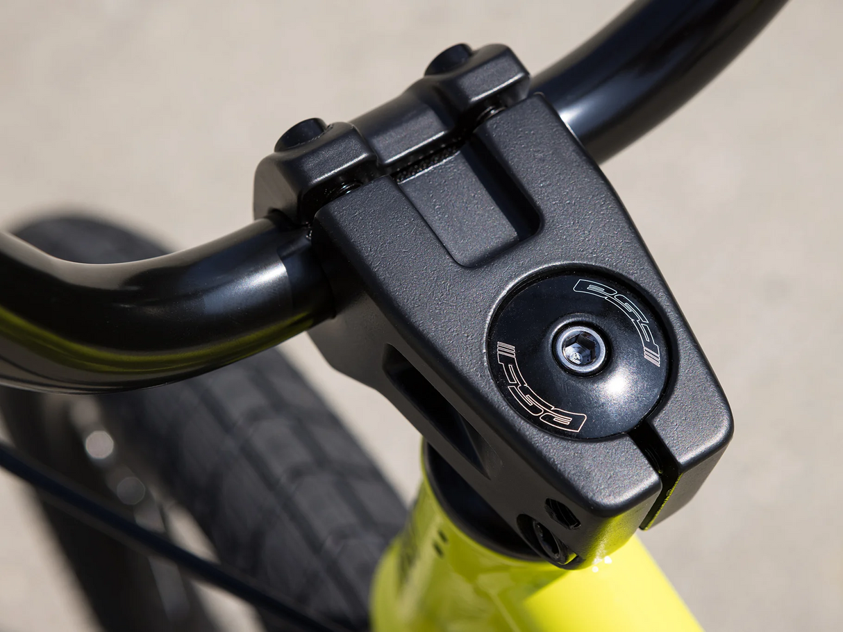 Sunday 2025 Primer 18" - Bright Yellow